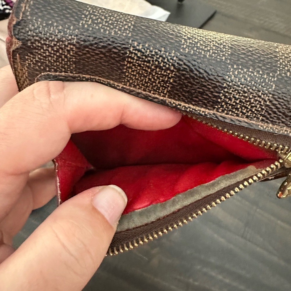 Louis Vuitton Wallet - Picture 15 of 15